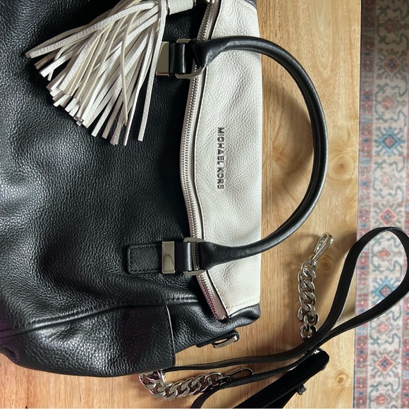 MICHAEL KORS | black and white handbag - Picture 5 of 12